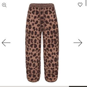 NEW SKIMS Cozy Oversized Jogger Sienna Leopard S/M small medium NWT